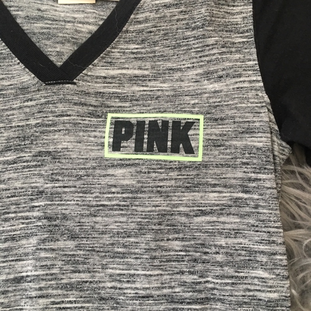 VS PINK T 🌻 - Picture 4 of 4